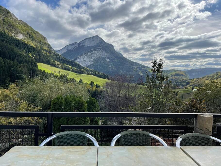 Magnifique Maison Renovee, 10Pers Rencurel Exterior foto